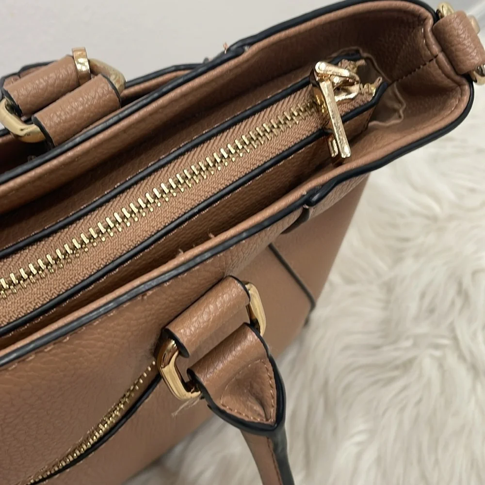 G.H BASS & CO Bag - Picture 8 of 14